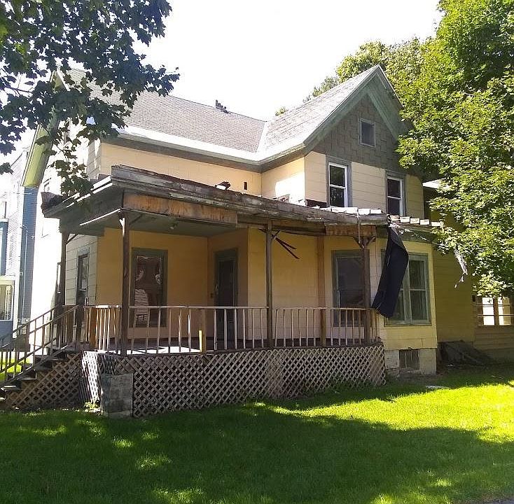 2nd image of 62 Henry St
