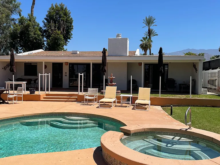 Royal Palm Dr — Photo 1