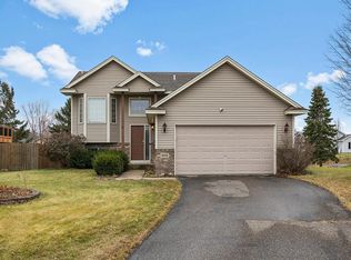 905 Isanti Pkwy, Isanti, MN 55040
