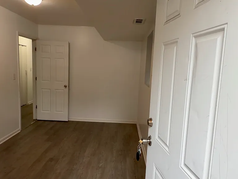 4049 W Crystal St #G — Photo 3
