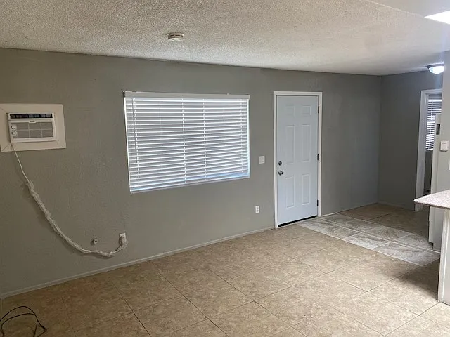 1 bed, 450 sqft, $990 — Photo 3