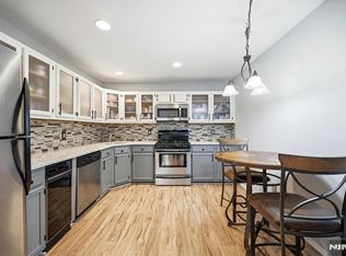 1204 Sycamore Ln, Mahwah, NJ 07430