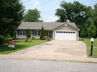 1067 Sir James Ave, Dyersburg, TN 38024