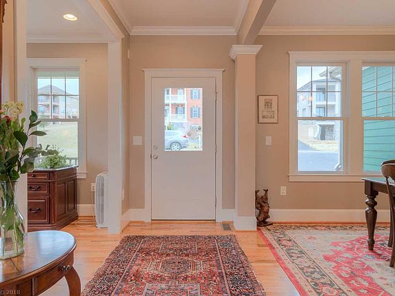 4th image of 607 Kelly Ln