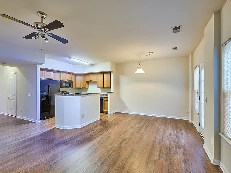 457 Woodbark Ct — Photo 7
