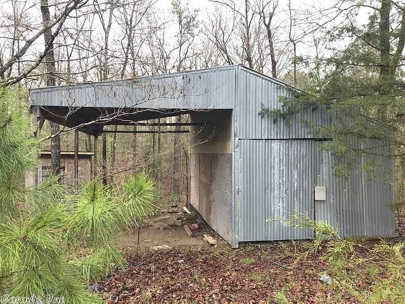 2nd image of 122 Loop Ln