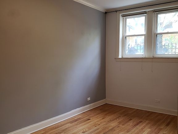 4th image of 928 W Ainslie St APT Ge