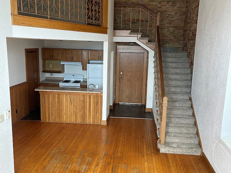 207 E Irving Ave #202 — Photo 6
