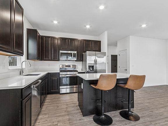 4th image of 307 Andrew Dr