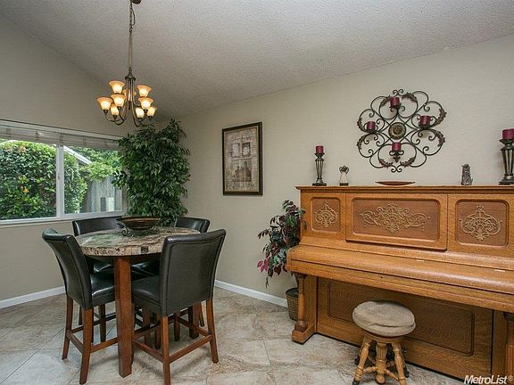 5th image of 5229 Butterwood Cir