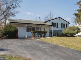 250 Newtown Rd, Warminster, PA 18974