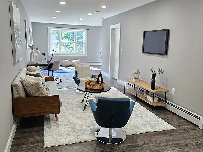 11 Waverly Pl #2 — Photo 6