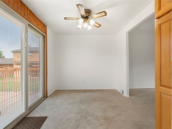 5th image of 250 Burch Dr