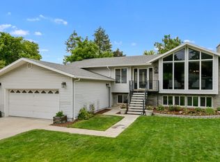 9713 S Candlewood Dr, Sandy, UT 84092