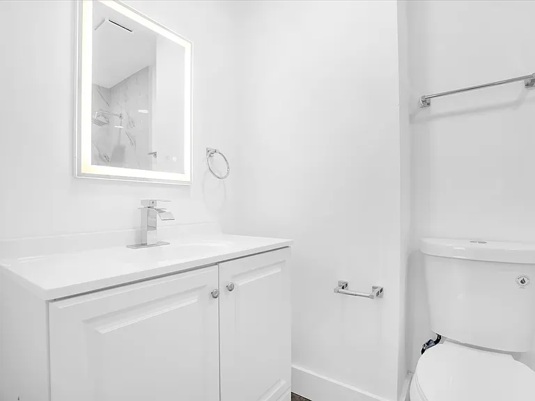 1730 Avenue C NE — Photo 21