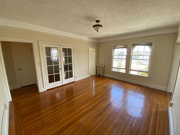 4th image of 2232 Ivy Dr #24