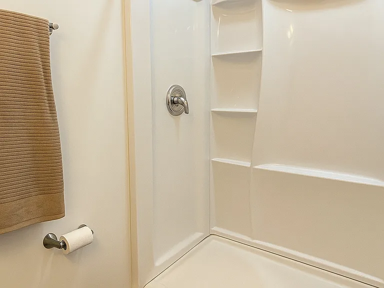 595 Port Harwick — Photo 2