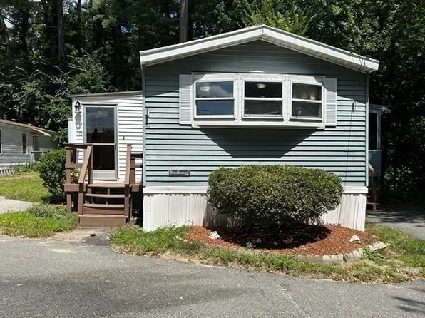 38 River Rd #10, Pepperell, MA 01463