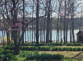W Lakeshore Dr, Cherokee Village, AR 72529