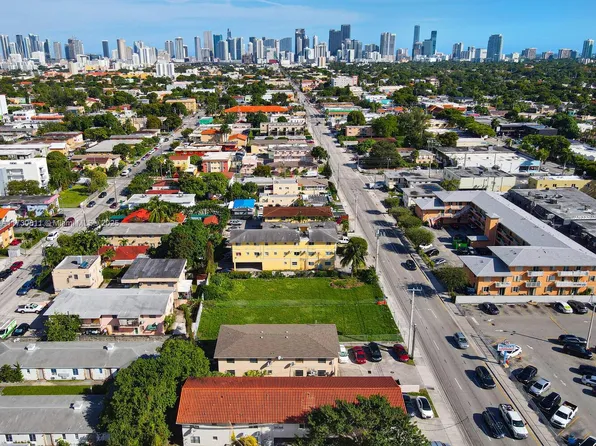 1871 SW 7th St, Miami, FL 33135