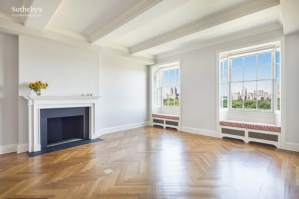 Sold by Sotheby's International Realty | media 1