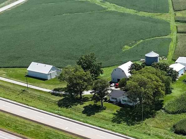 645 190th Ave, Pella, IA 50219