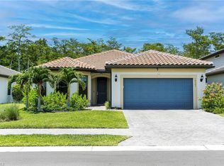 10383 Ventana Ln, Naples, FL 34120