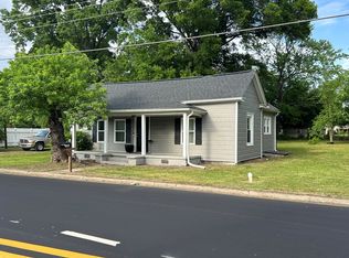 106 S Fieldcrest Rd, Eden, NC 27288