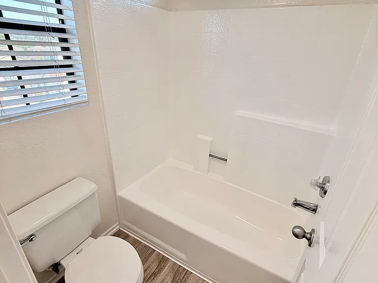 1207 Mira Mar Ave #204 — Photo 13