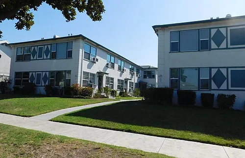 Adams Apartments -142/146 Rentals Photo 1