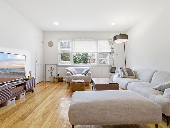 3rd image of 90 Cortlandt Pl Floor 2