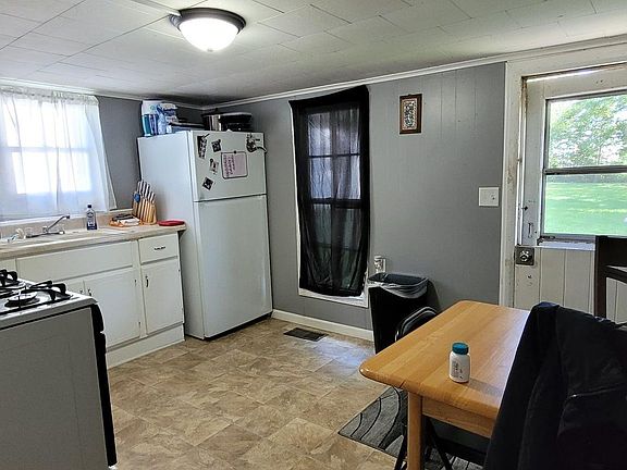 3rd image of 205-207 W Perkins St