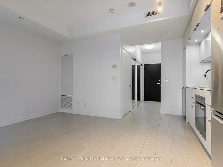 170 Sumach St #2011 — Photo 11