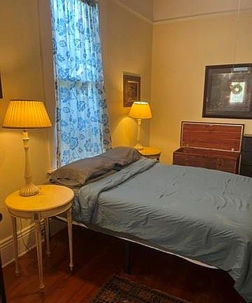 3rd image of 1021 Burdette St