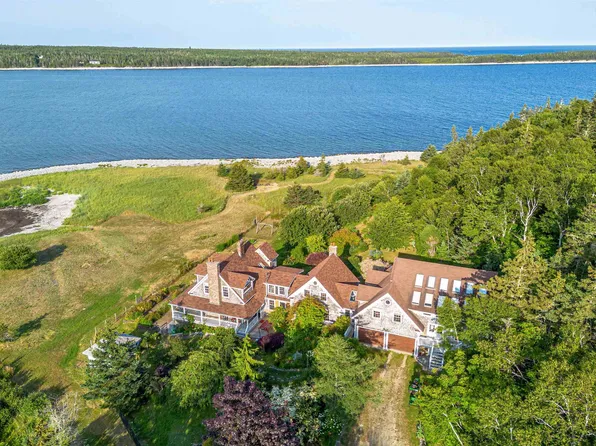 1618 McLeans Lake Rd, Shelburne, NS B0T 1V0