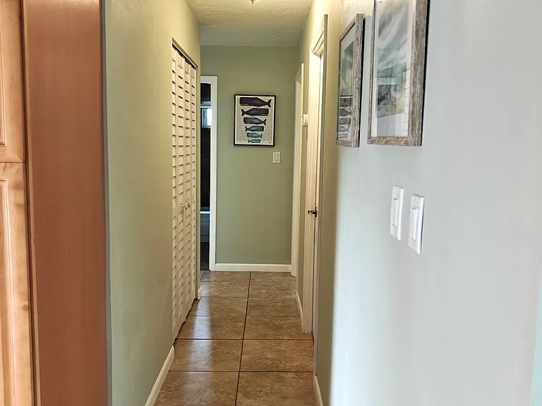 409 Manatee Ct #203 — Photo 7