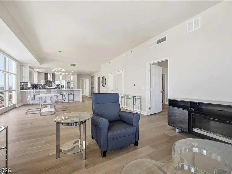 150 Las Vegas Blvd #1514 — Photo 4