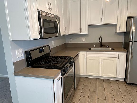3rd image of 6997 Mount Vernon St #6997