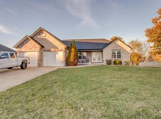 7808 Ambrose Xing, Maryville, IL