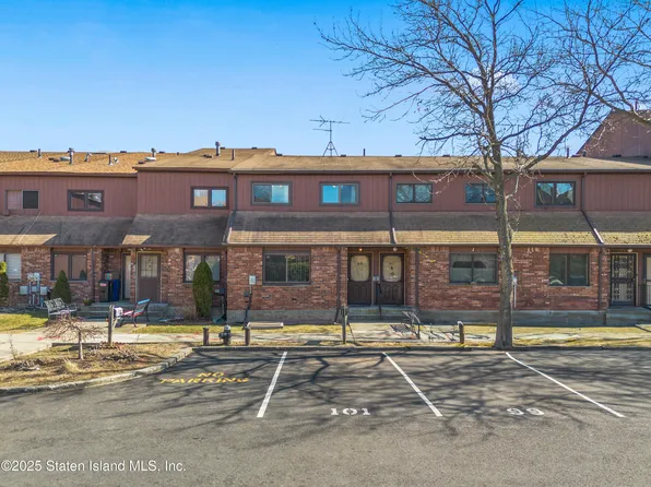 99 Stonegate Dr, Staten Island, NY 10304