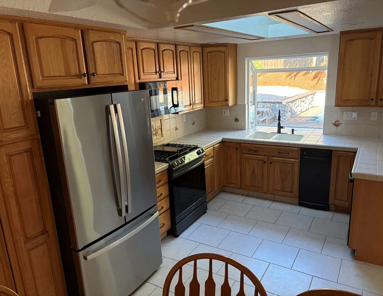 3 bed, 2.5 bath, 1542 sqft, $3,800 — Photo 3