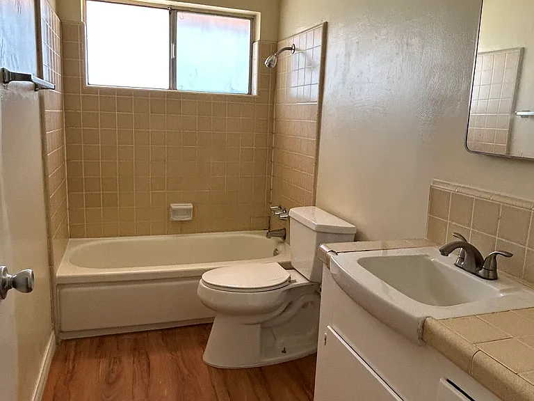 503 W 26th St #7 — Photo 15