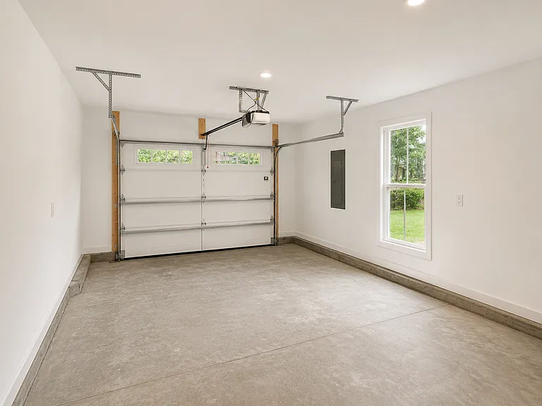 12541 Windmere Dr — Photo 32