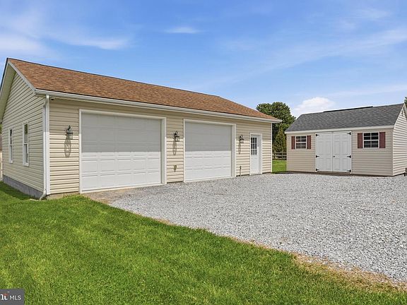 2nd image of 15932 Hibiscus Dr