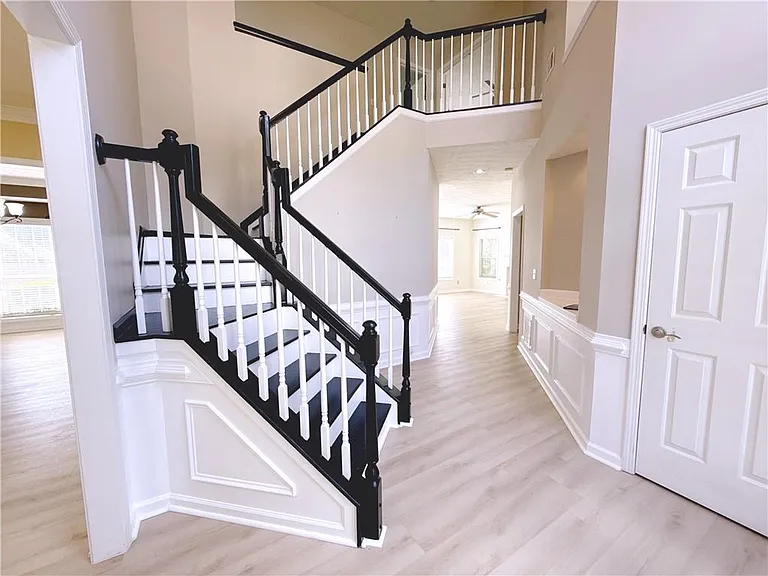 3361 Shallowford Green Dr — Photo 16