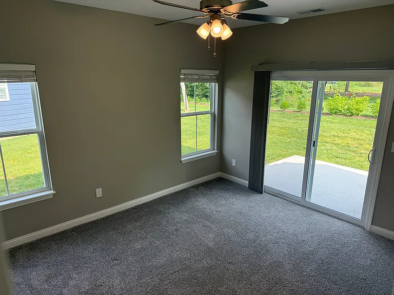 826 Rosemary Ln — Photo 11
