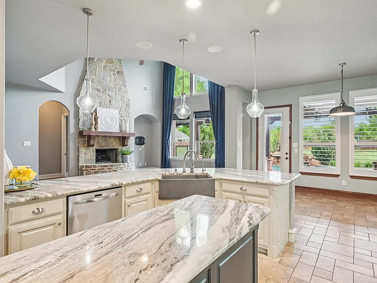 920 Norma Ln — Photo 11