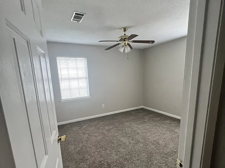1103 Hickory St — Photo 21