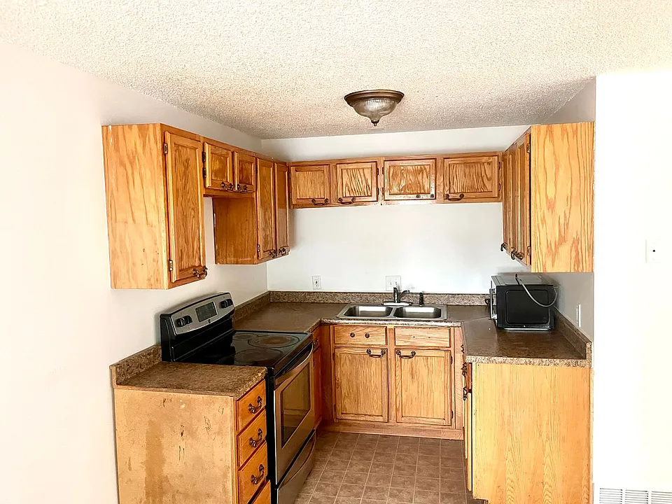 3079 W Lehman Ave