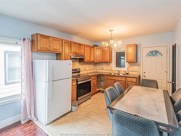 526 Josephine Ave — Photo 5